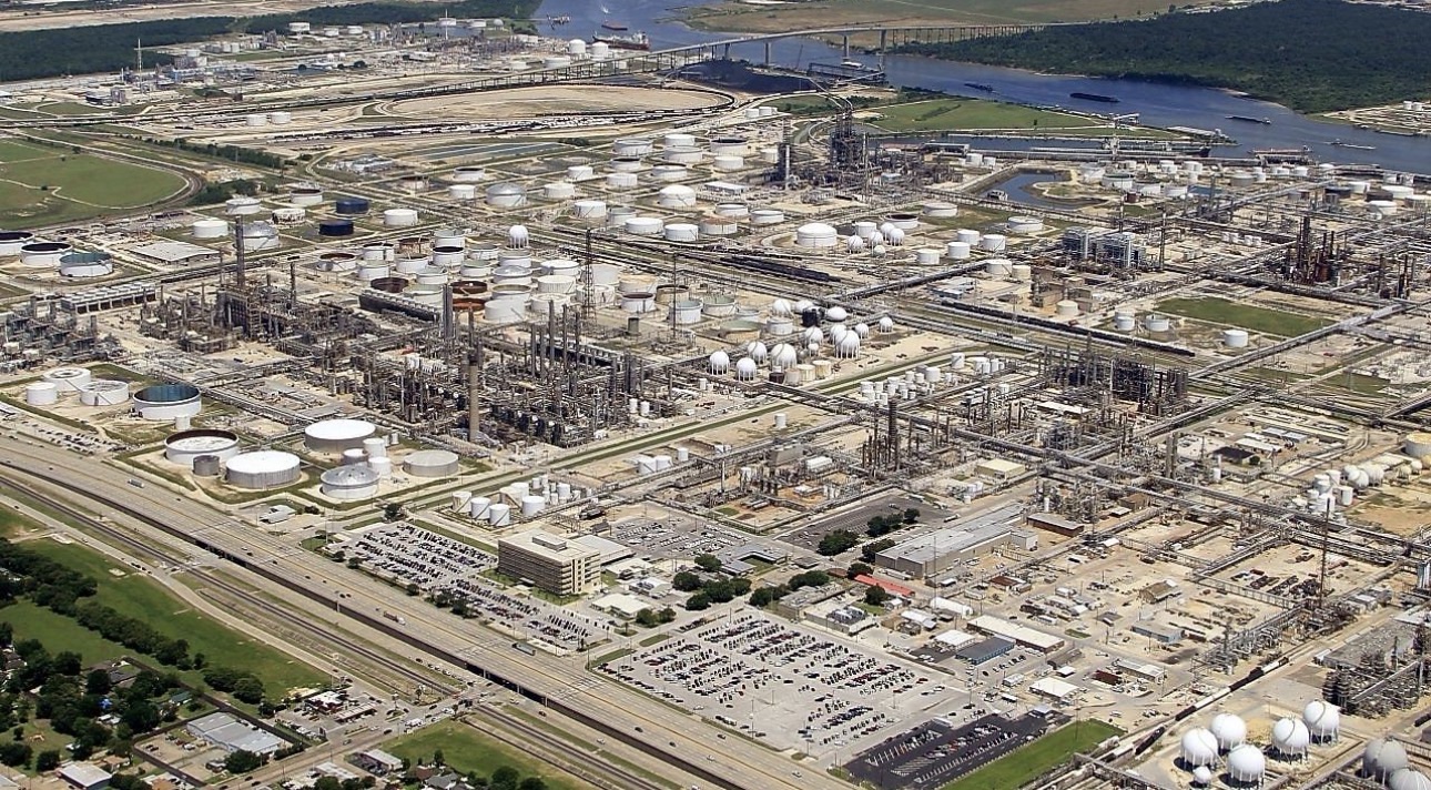 Shell’s US Chemical Assets Draw Exxon, LyondellBasell and Other Potential Buyers