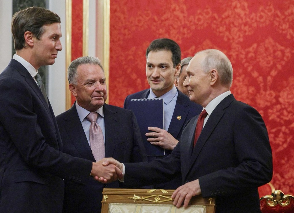 Putin Holds Late-Night Talks With Trump Envoys as Ukraine Peace Effort Intensifies